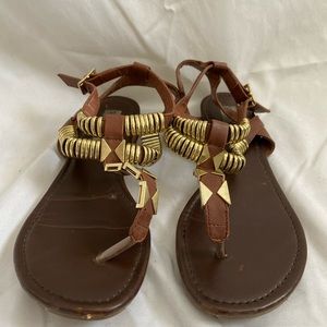BROWN AND GOLD STEVE MADDEN SANDALS